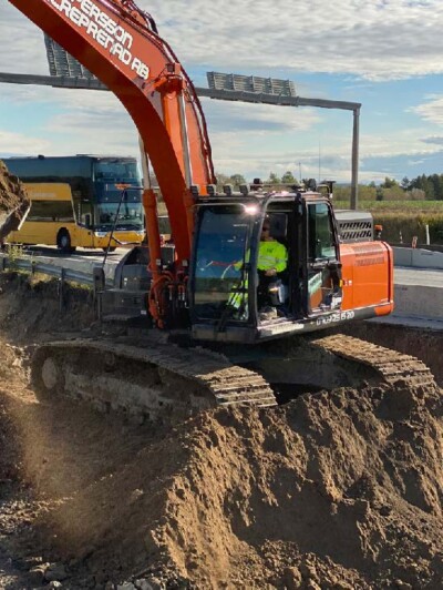 Hitachi ZX300LC-7 vid vägarbete